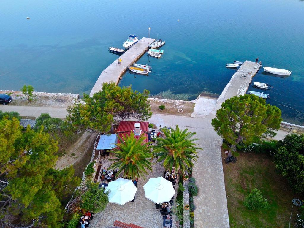 Gorgonia Suites In Verunic Екстер'єр фото